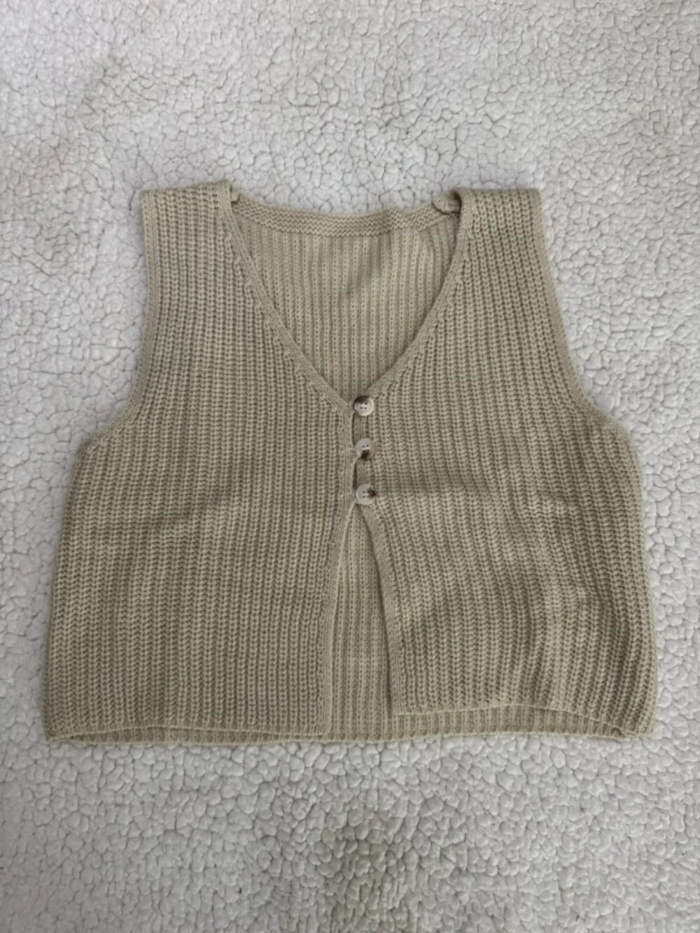 Knitted Buttoned Vest - Picture 3 of 4